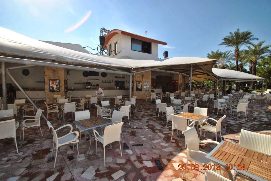 imagini hotel TITANIC LARA